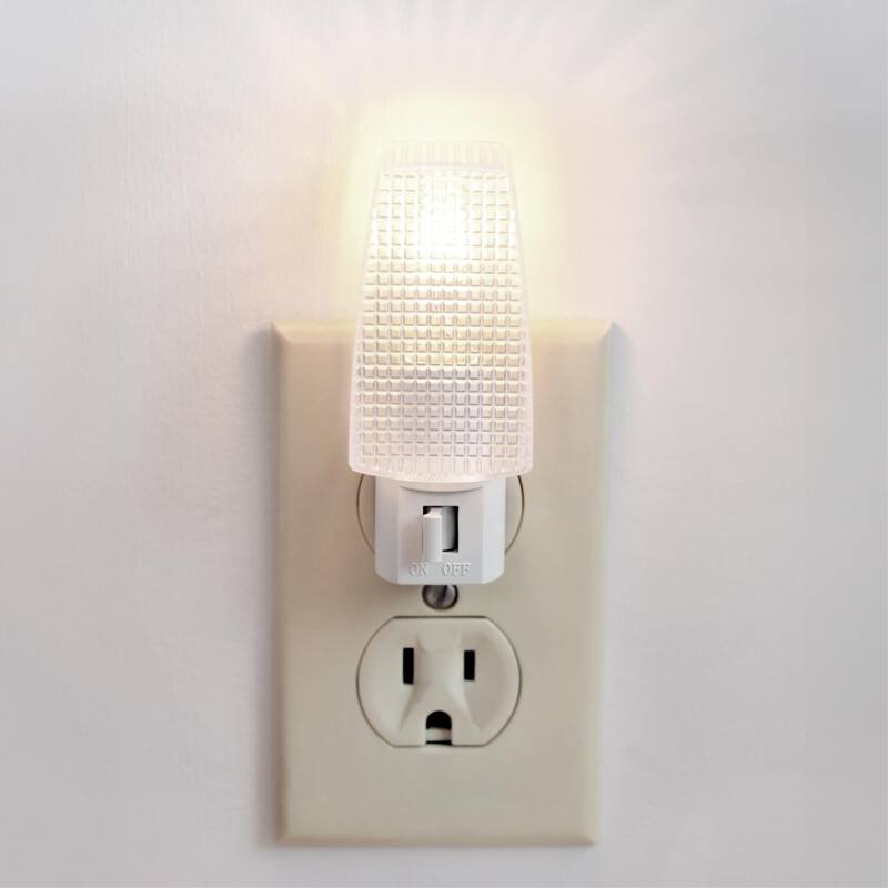 Westinghouse Lighting 0.6-Watt (7-Watt Equivalent) Clear C7 Filament LED Light Bulb, Candelabra Base, 2 Pack - 2-Pack