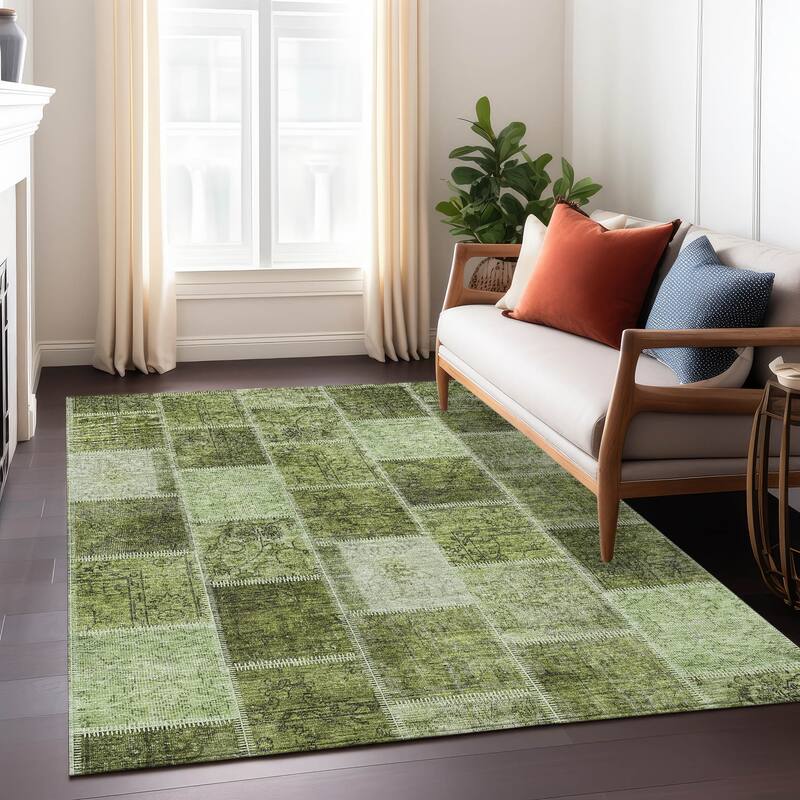 Machine Washable Indoor/ Outdoor Chantille Traditional Patchwork Rug
