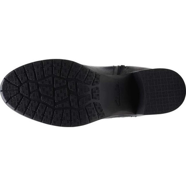 clarks hollis moon boots