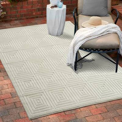 Sevita Modern Geometric Indoor/Outdoor Area Rug