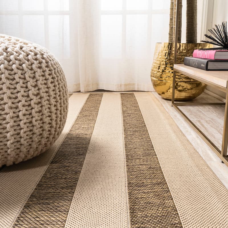 JONATHAN Y Tavira Wide Stripe Indoor/Outdoor Area Rug