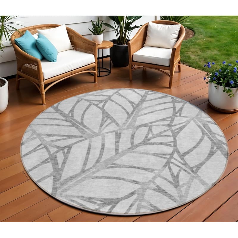 HomeRoots Floral Transitional Rectangle Outdoor Rug - 8' Round