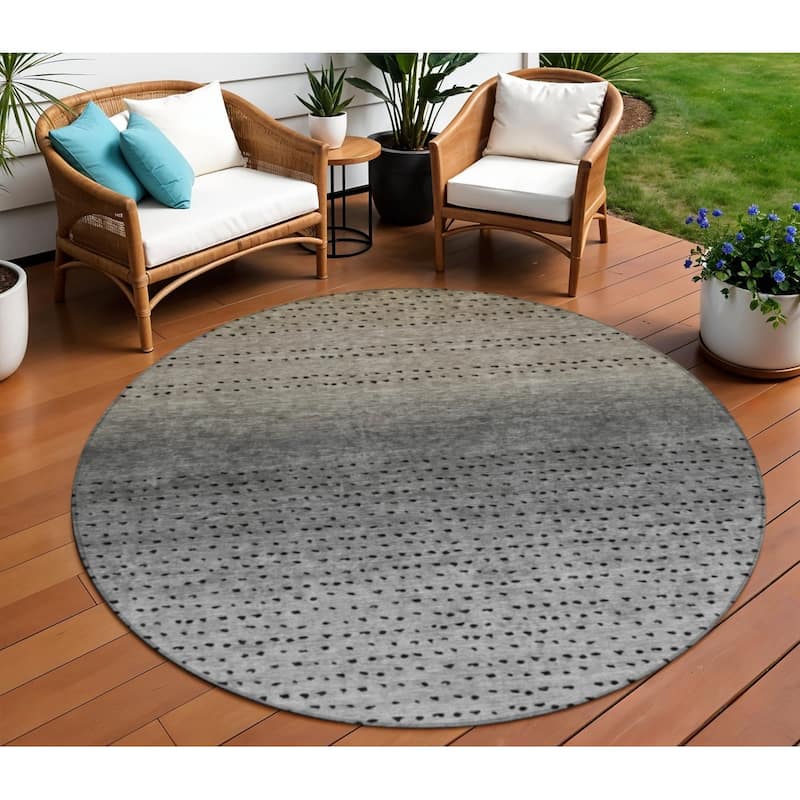HomeRoots Abstract Transitional Rectangle Outdoor Rug - 8' Round