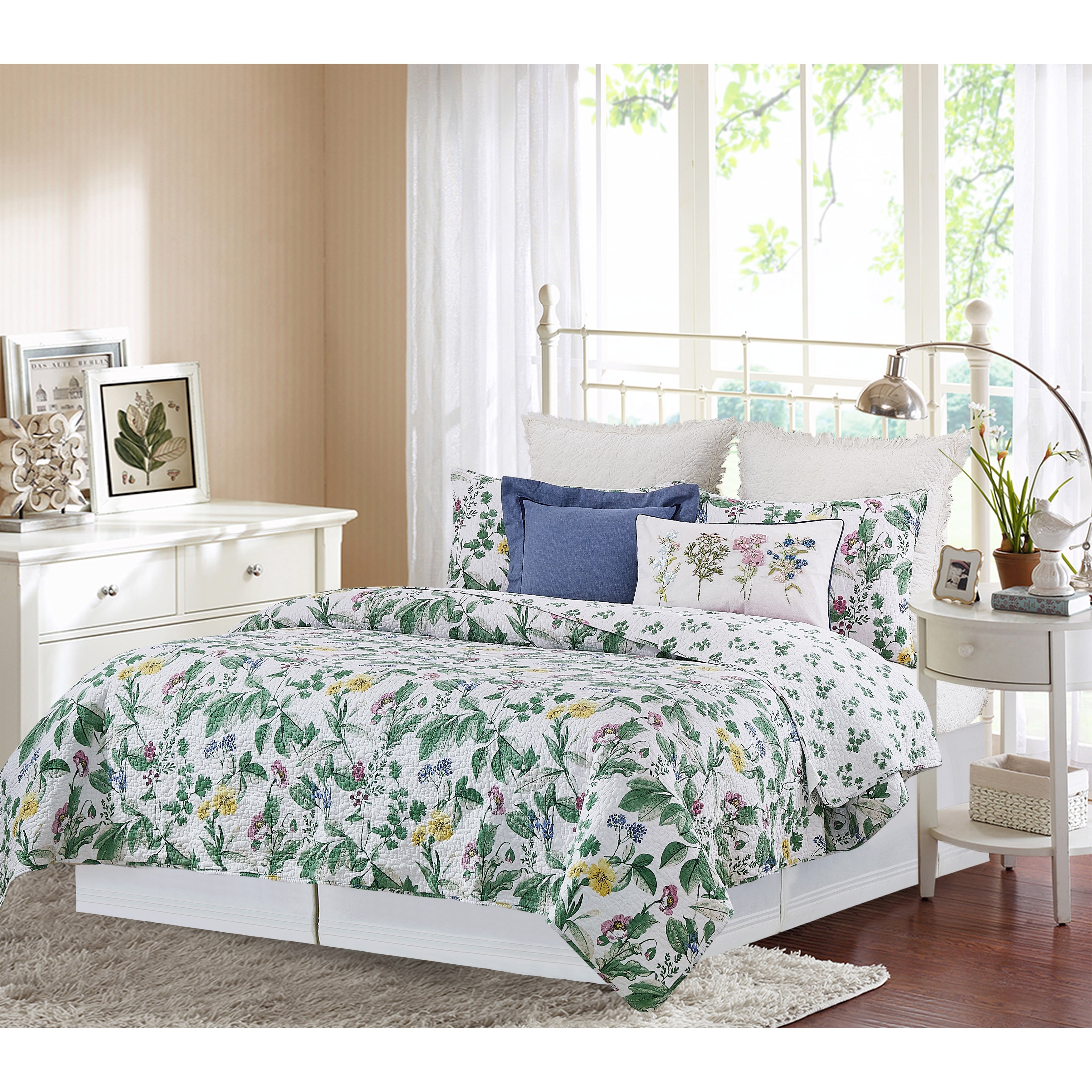 Marcy Blooms Cotton Quilt Set