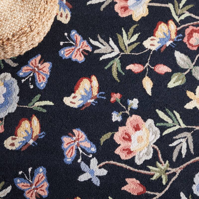 SAFAVIEH Handmade Chelsea Klazien Floral Wool Rug