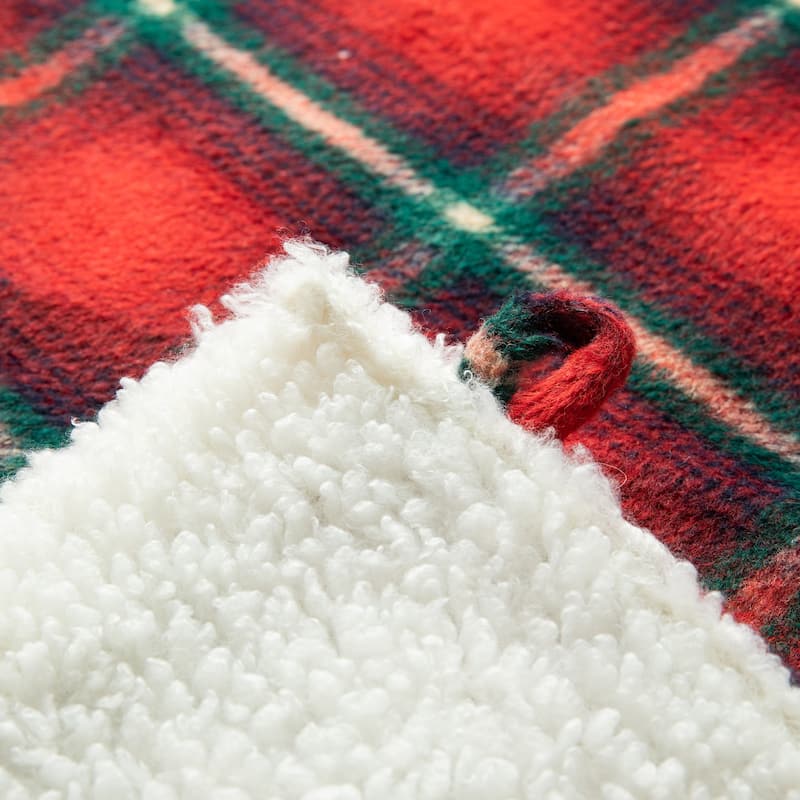 Glitzhome 48"-52"D Knitted Polyester Christmas Tree Skirt