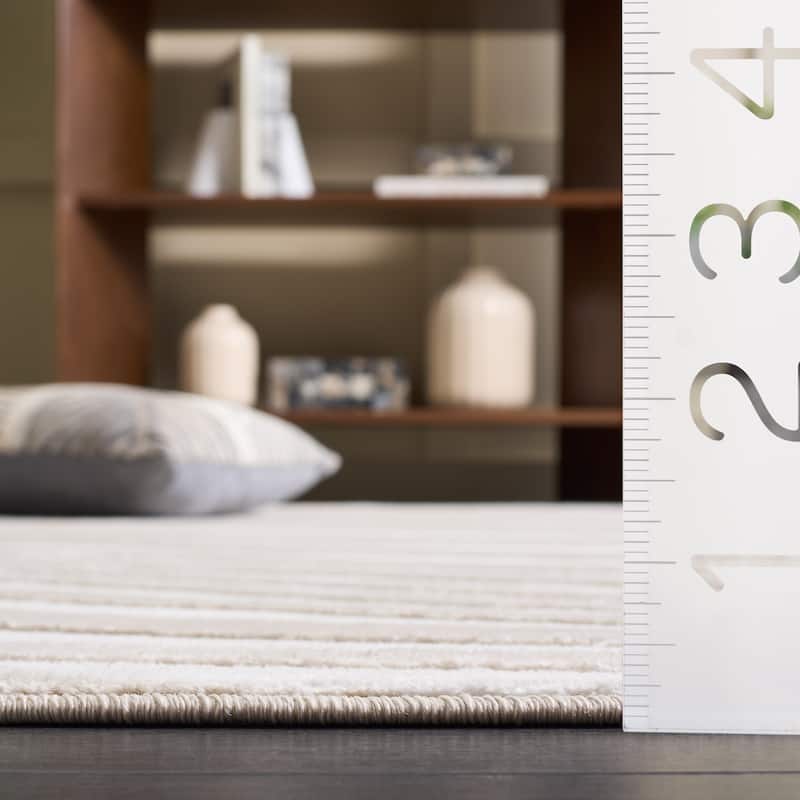 SAFAVIEH Saylor Wakana Modern Rug