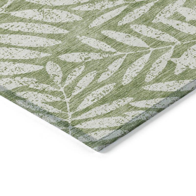 HomeRoots Floral Transitional Rectangle Outdoor Rug