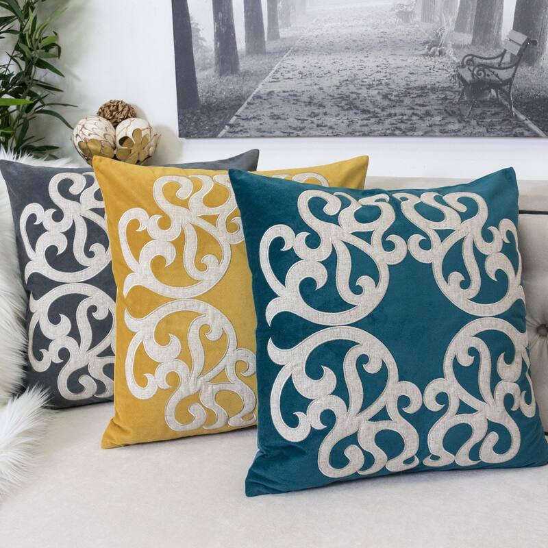 Dora Vintage Vine Pillow