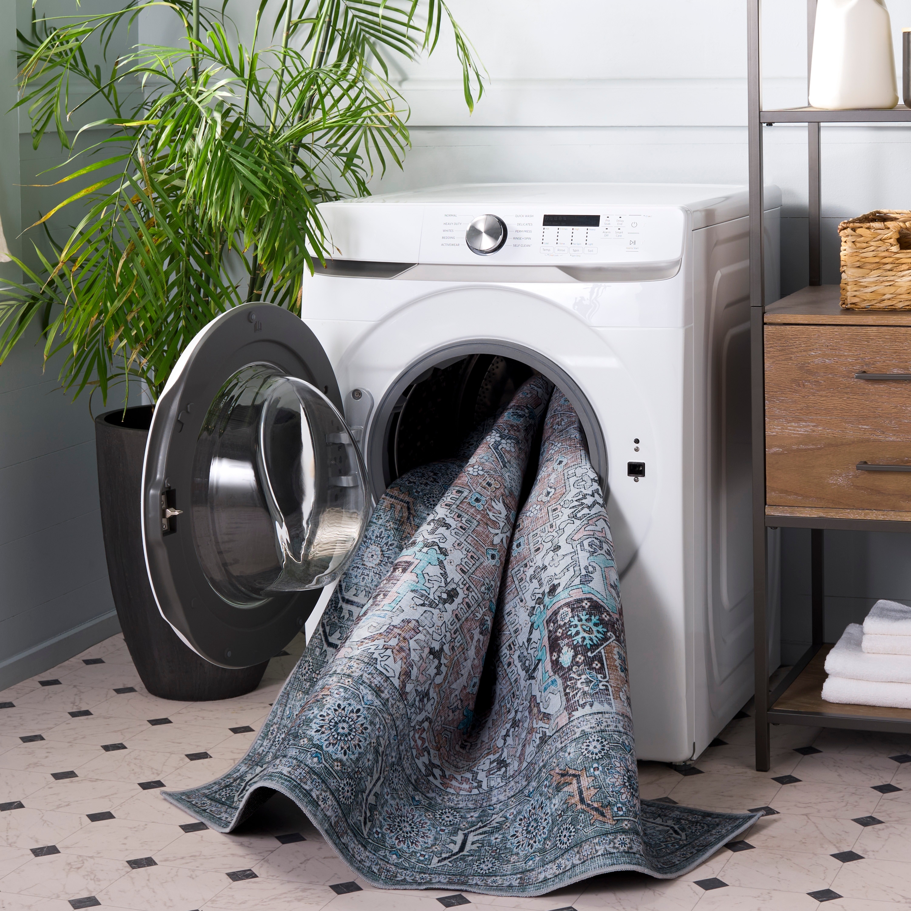 SAFAVIEH Tucson Vili Machine Washable & Slip Resistant Rug