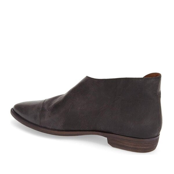 royale flat shoe