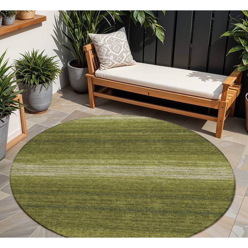 HomeRoots Abstract Transitional Rectangle Outdoor Rug - 8' Round