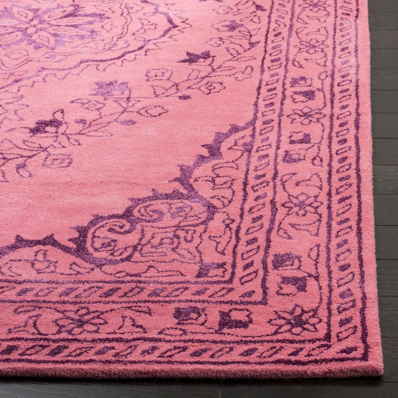 SAFAVIEH Handmade Glamour Gudmundina Modern Viscose Rug
