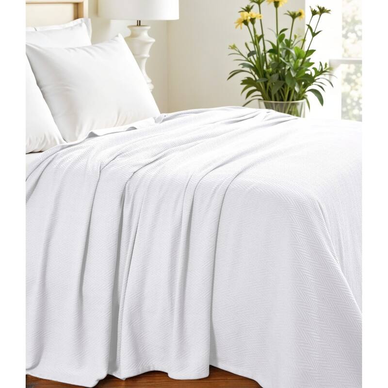 HomeRoots Queen White Cotton Woven Chevron Blanket - Queen - White