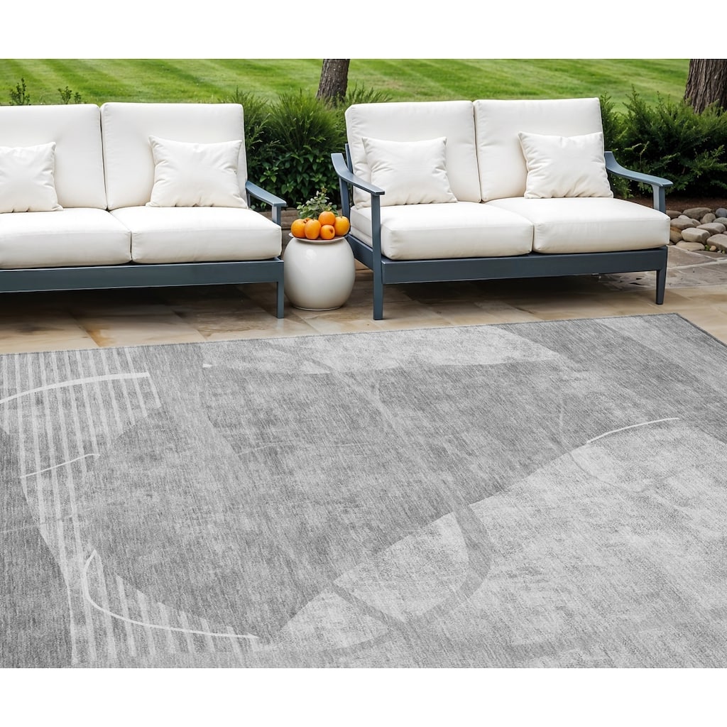 HomeRoots Abstract Transitional Rectangle Outdoor Rug