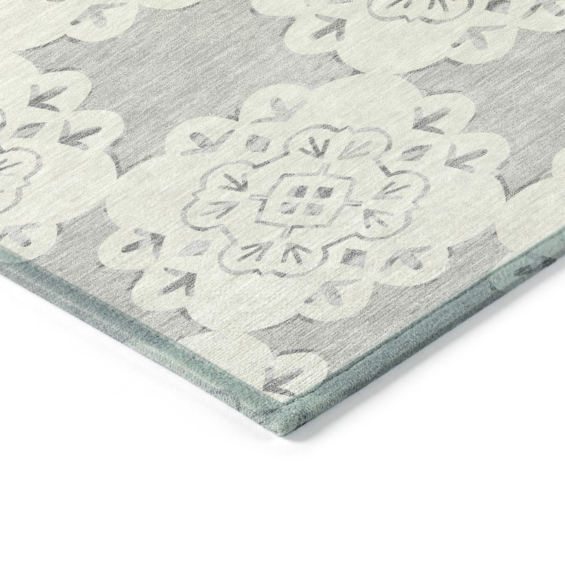 Machine Washable Indoor/ Outdoor Global Motif Chantille Rug