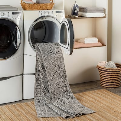 Livabliss Lavadora Global Geometric Machine Washable Boho Area Rug