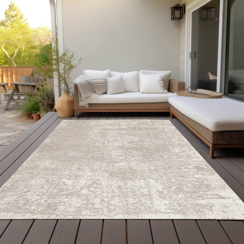 Machine Washable Indoor/ Outdoor Abstract Solid Chantille Rug