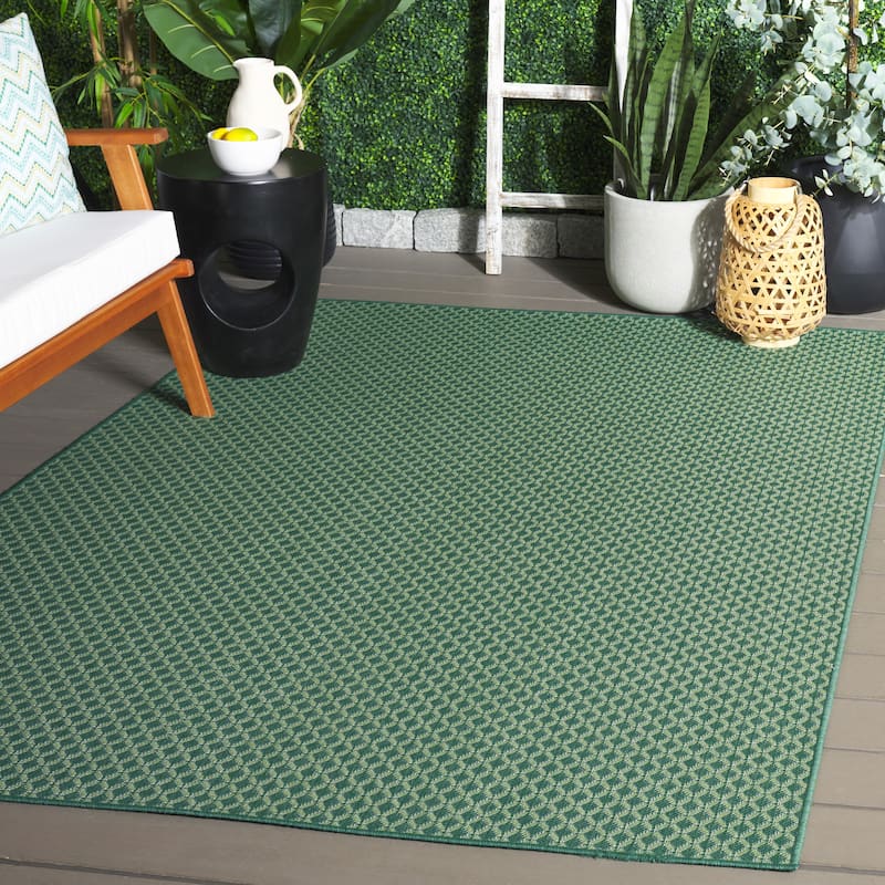 SAFAVIEH Terrace Ruba Indoor/Outdoor Washable Backyard Patio Rug - 6'7" Square - Dark Green/Light Green