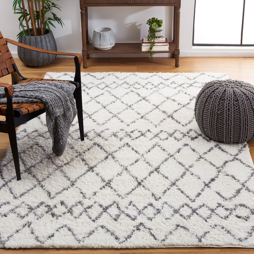 SAFAVIEH Berber Shag Ilmie Light Grey/Cream Rug