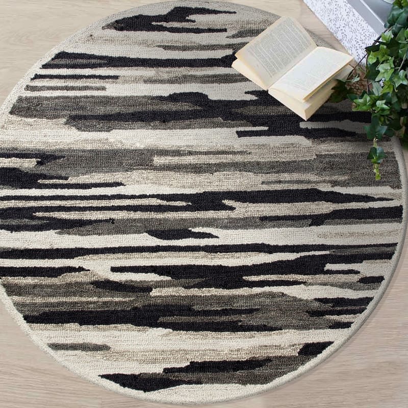 Sevita Distressed Cabin Camouflage Round Rug - 6' Round - Black/Gray