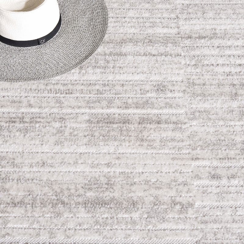 SAFAVIEH Stella Ontje Modern & Contemporary Rug