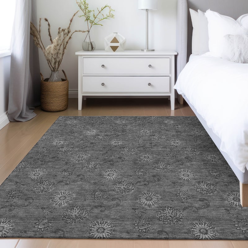 Machine Washable Indoor/ Outdoor Chantille Floral Burst Rug