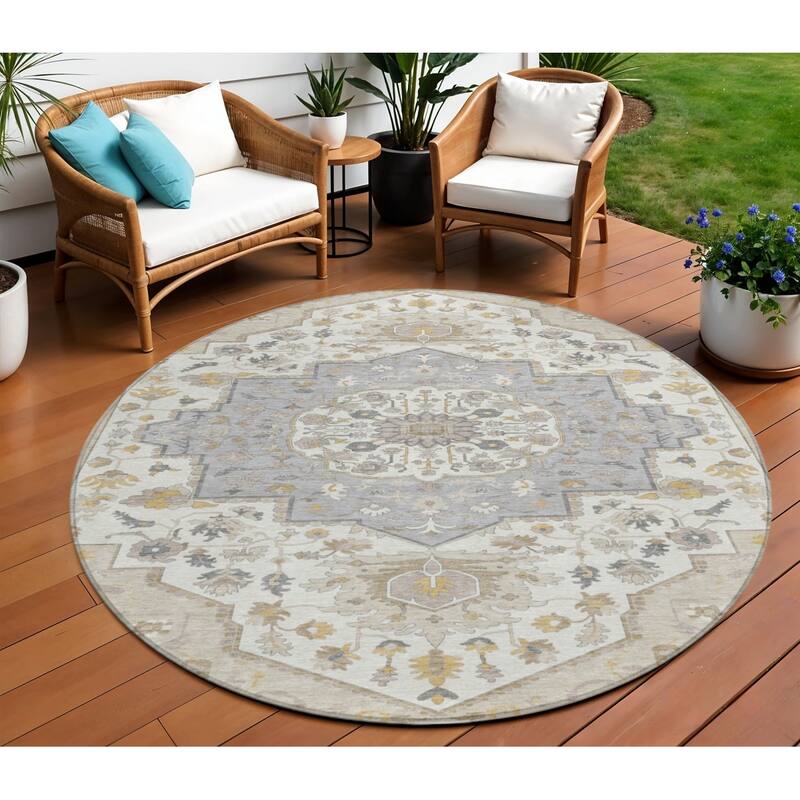 HomeRoots Oriental Traditional Rectangle Outdoor Rug - 8' Round