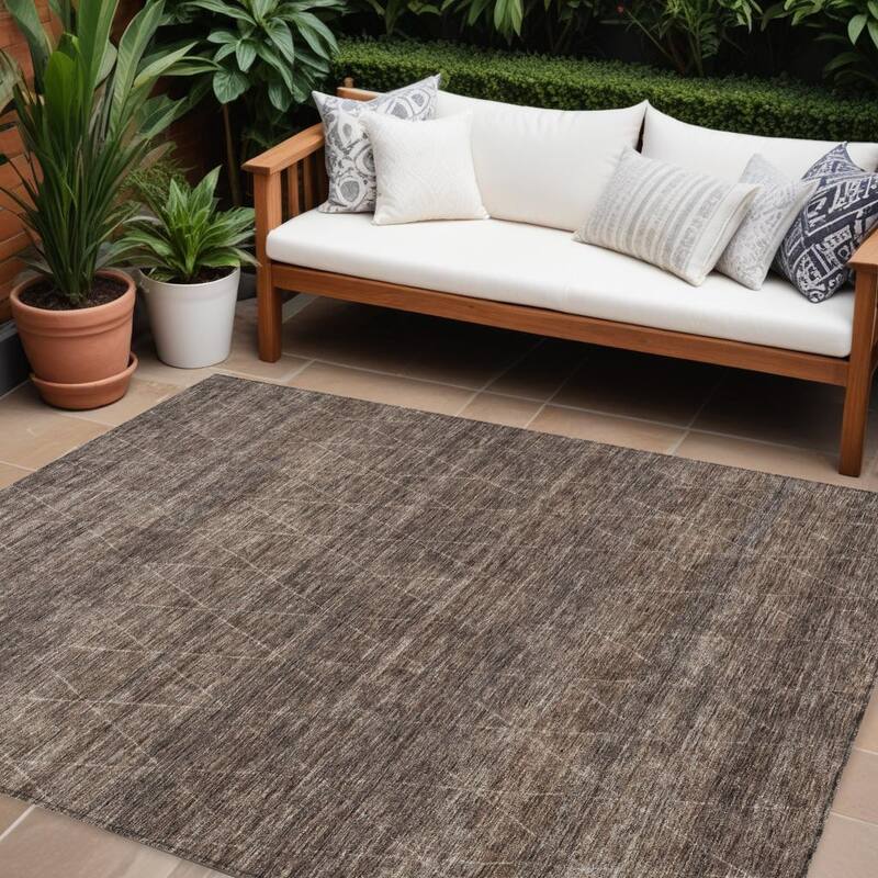 HomeRoots Geometric Transitional Rectangle Outdoor Rug - 10' X 14'