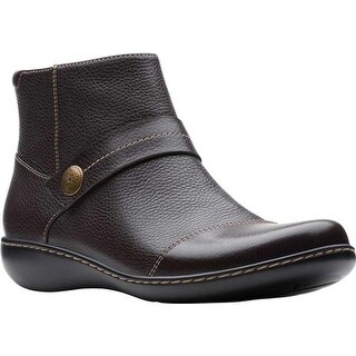 clarks ashland pine ankle boots