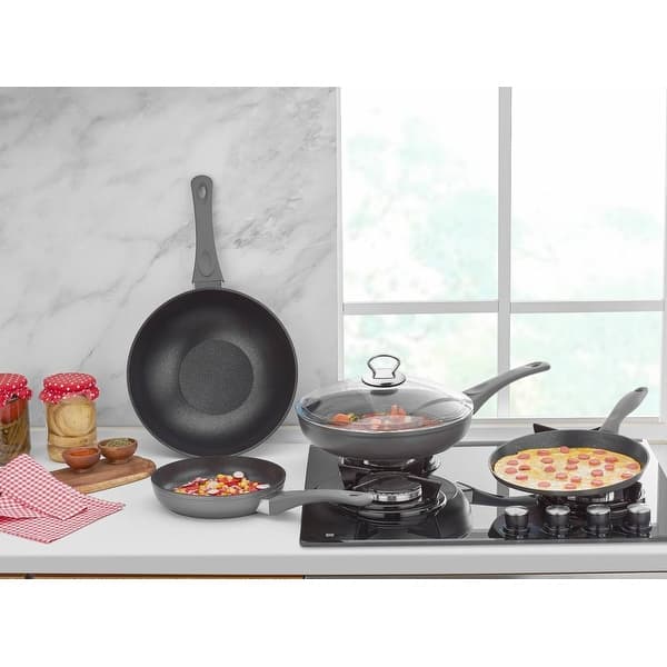 https://ak1.ostkcdn.com/images/products/is/images/direct/479ca2379c5a752beab0359900b4e561e61294d2/5-Piece-Titanium-Non-Stick-Cookware-Set-in-Gray-with-Glass-Lids.jpg?impolicy=medium