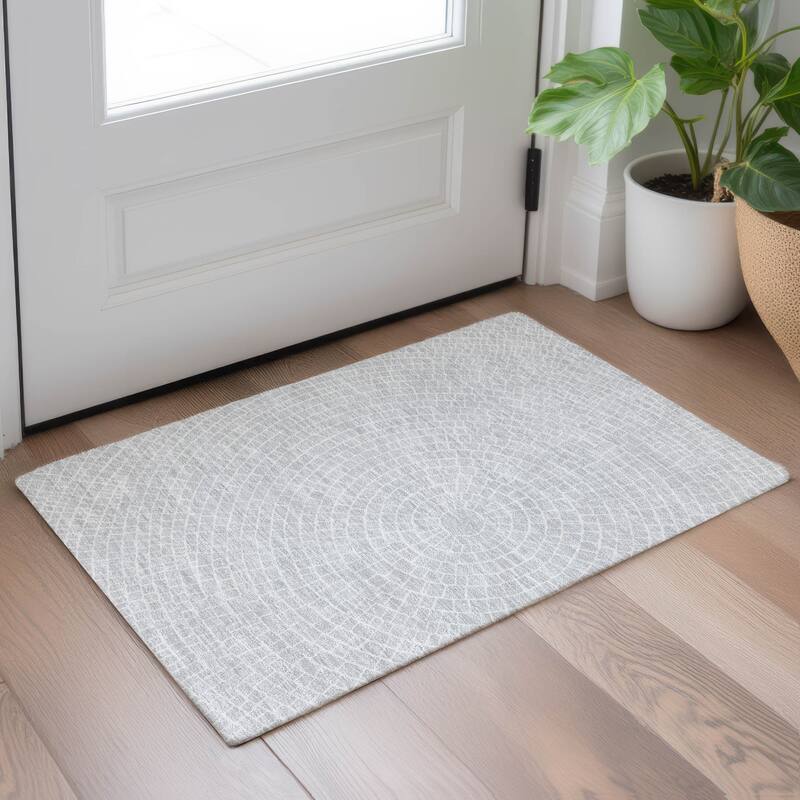 Machine Washable Indoor/ Outdoor Modern Gravity Chantille Rug