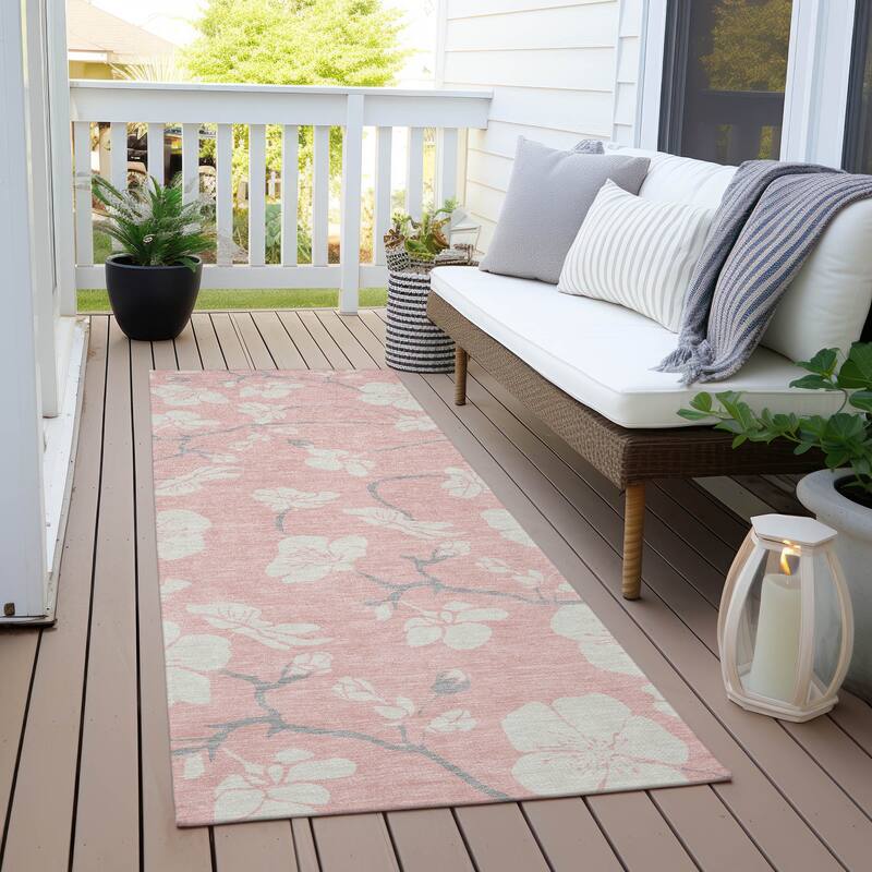 Machine Washable Indoor/ Outdoor Calm Floral Chantille Rug