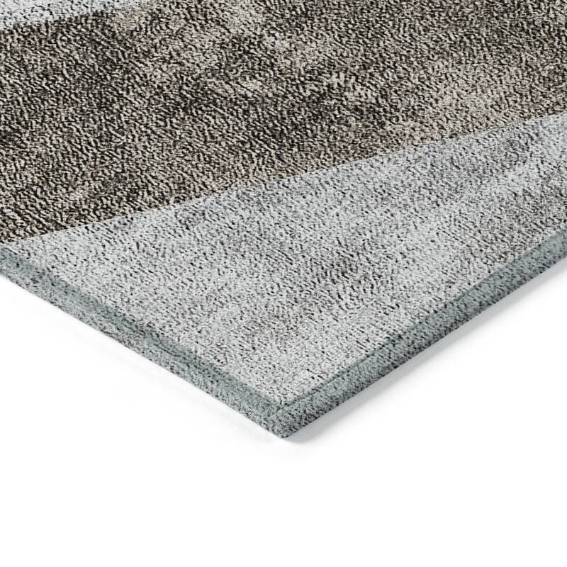 HomeRoots Geometric Transitional Rectangle Outdoor Rug