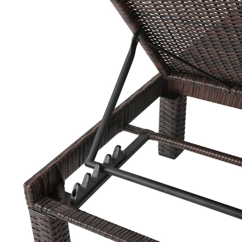 Modern Outdoor Rattan Chaise Lounge Chair Patio Reclining Chair with Adjustable Backrest for Poolside
