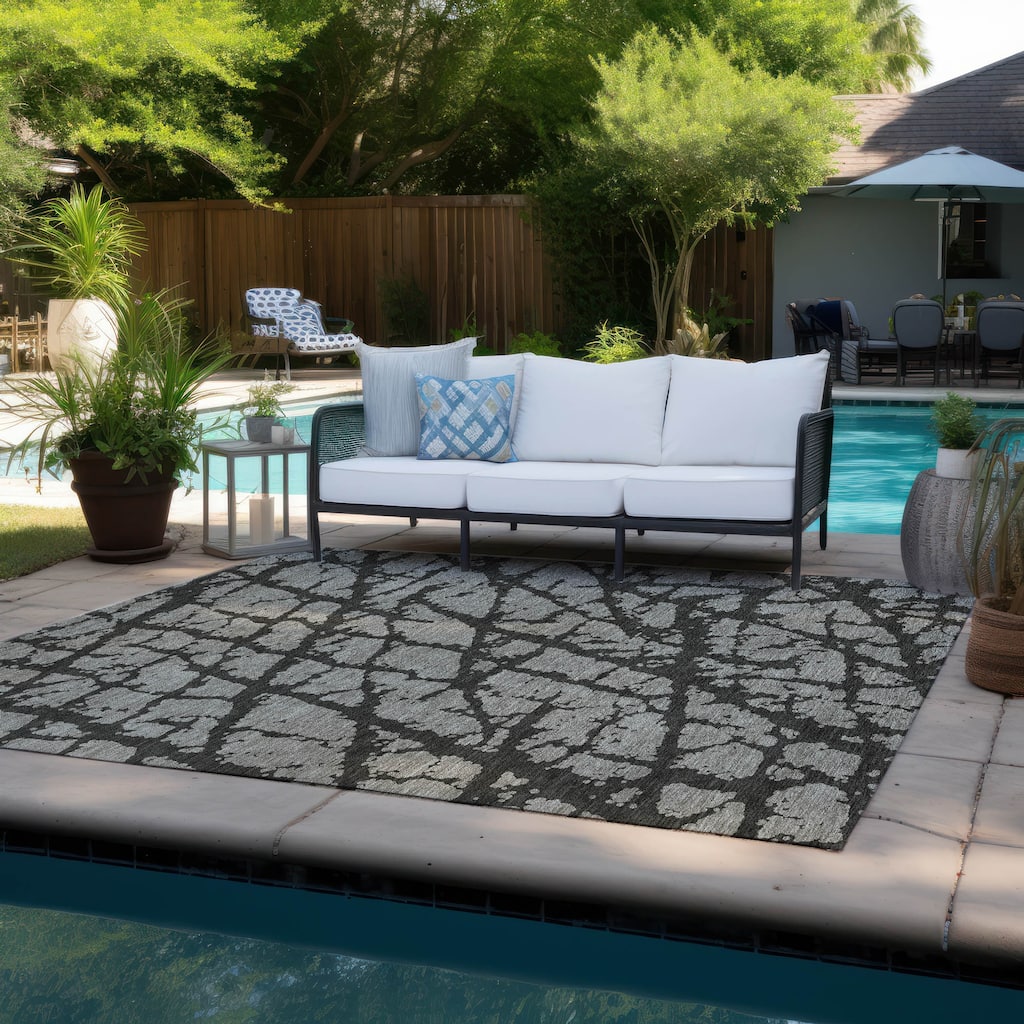 Machine Washable Indoor/ Outdoor Transitional Gray Crackle Chantille Rug