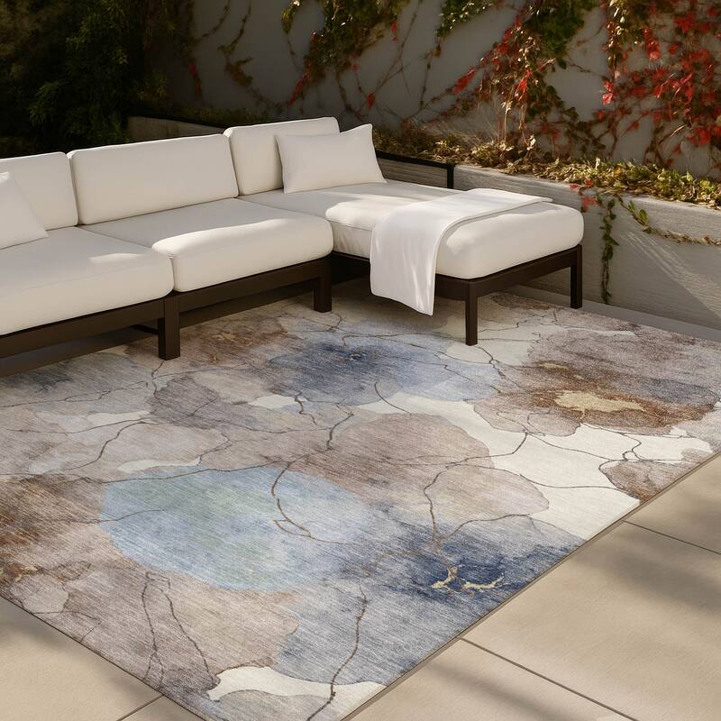 Machine Washable Indoor/ Outdoor Floral Mara Chantille Rug