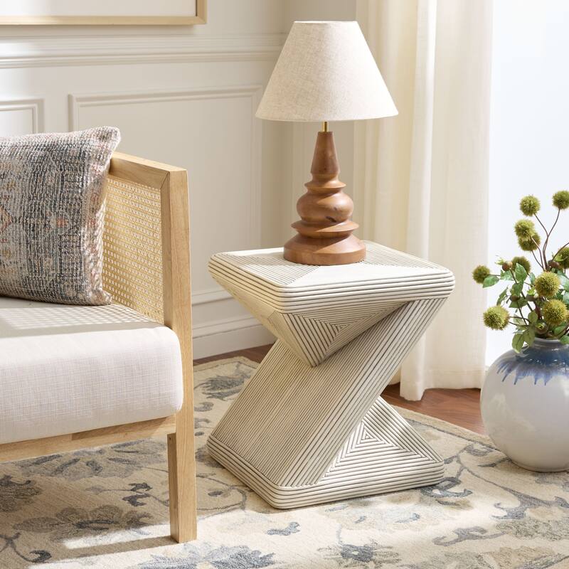 SAFAVIEH Home Matvey Accent Table - 24"W x 24"D x 25"H