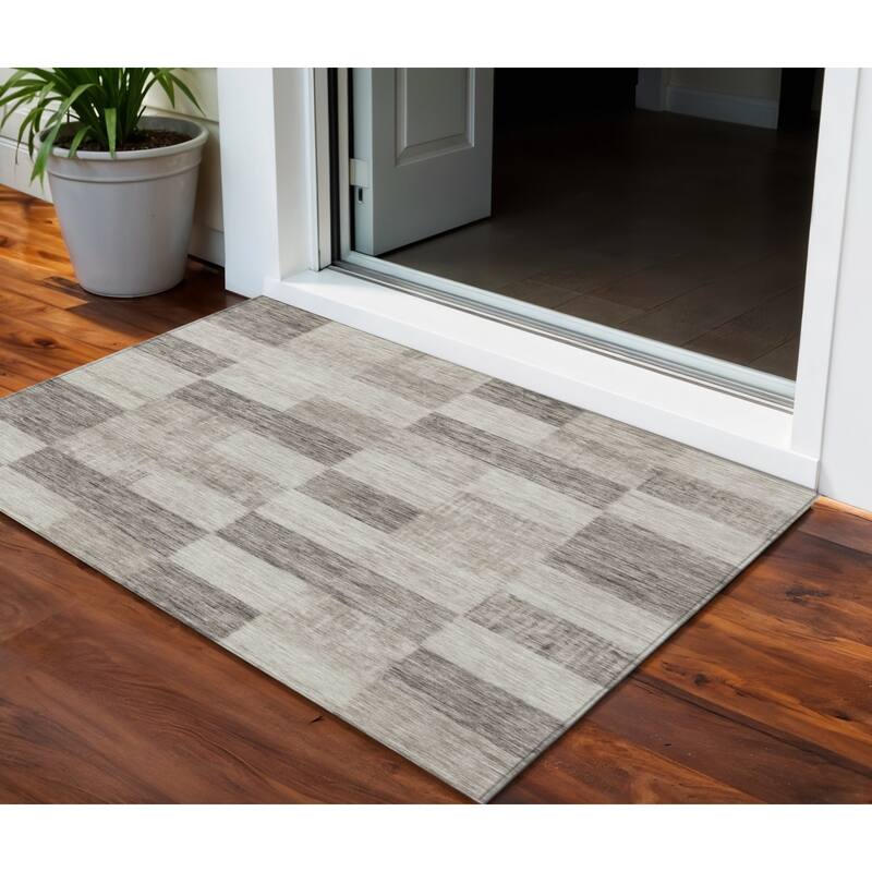 HomeRoots Geometric Transitional Rectangle Outdoor Rug - 3' x 5'