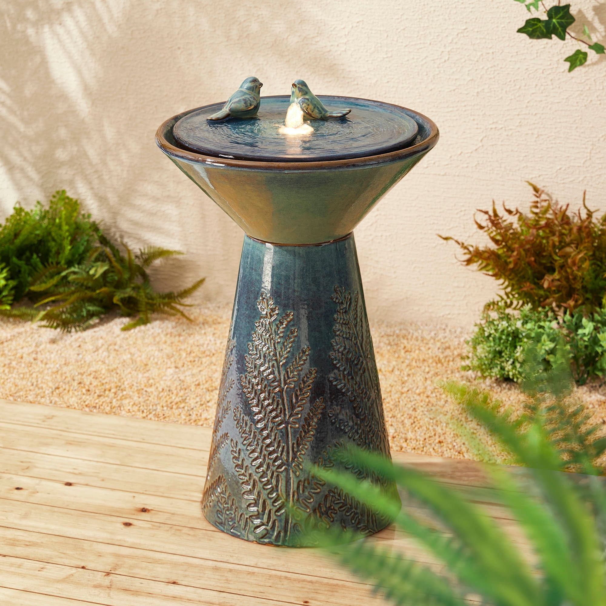 Glitzhome 27.5"H Two Birds Embossed Ceramic/Polyresin LED Birdbath Patio Outdoor Fountain