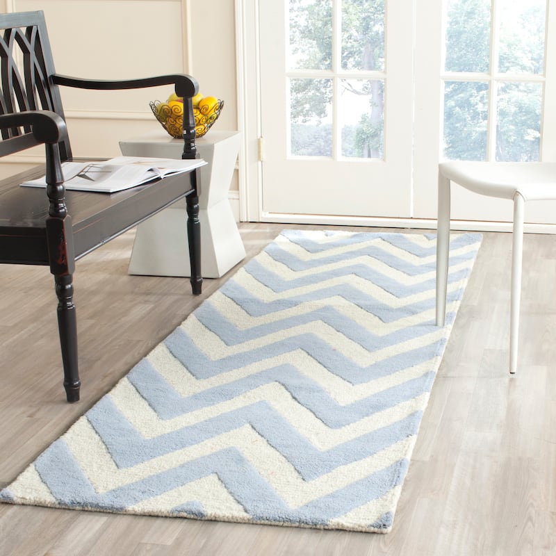 SAFAVIEH Handmade Cambridge Hicran Modern Moroccan Wool Rug - 2'6" x 10' Runner - Light Blue/Ivory