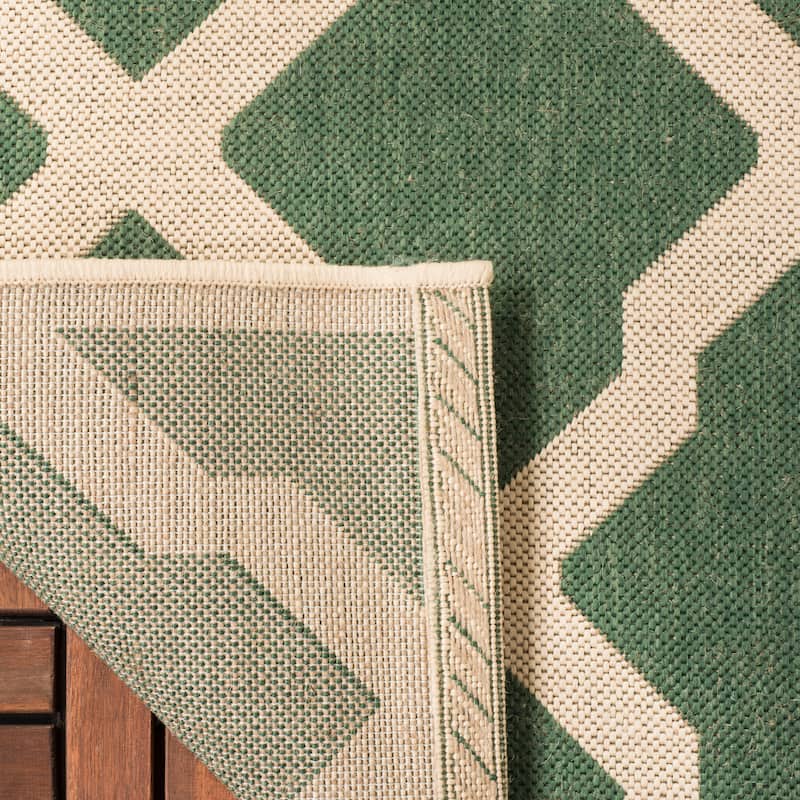 SAFAVIEH Beach House Petrona Indoor/ Outdoor Waterproof Patio Backyard Rug