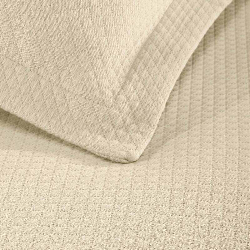 Superior Solitaire Cotton Decorative Bedspread Set