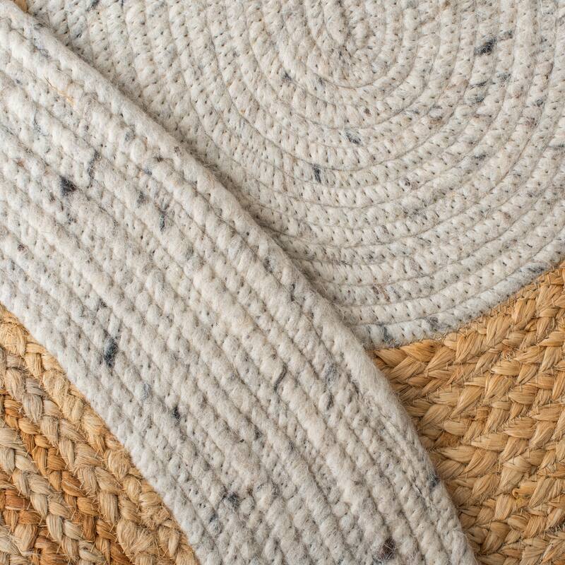 SAFAVIEH Handmade Braided Hvonn Jute Rug