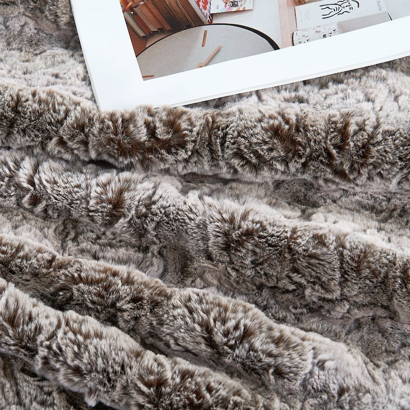 Variegated Warm Plush FauxFur Throw Cozy and Furry Blankets for Sofa