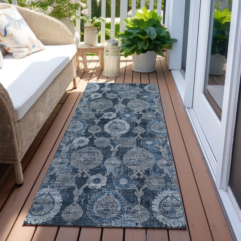 Machine Washable Indoor/ Outdoor Chantille Casual Floral Rug - Navy - 2'3" x 7'6"