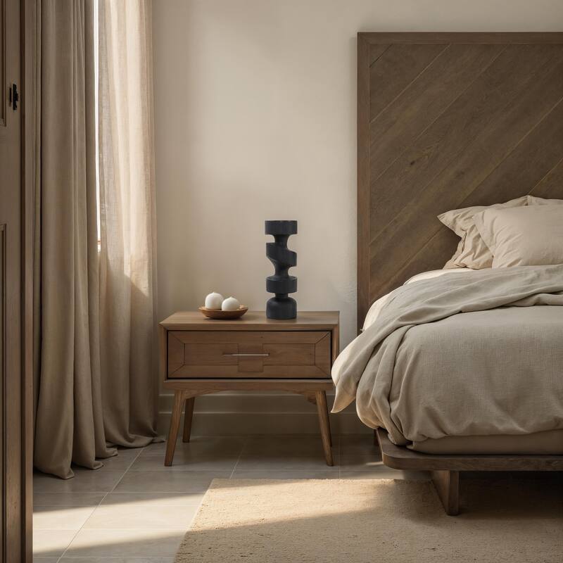 Renwil Beckton Statue, Black