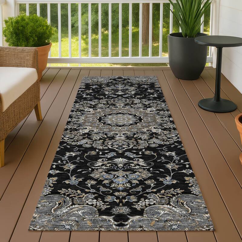 Machine Washable Indoor/ Outdoor Traditional Niko Chantille Rug - Black - 2'3" x 7'6"