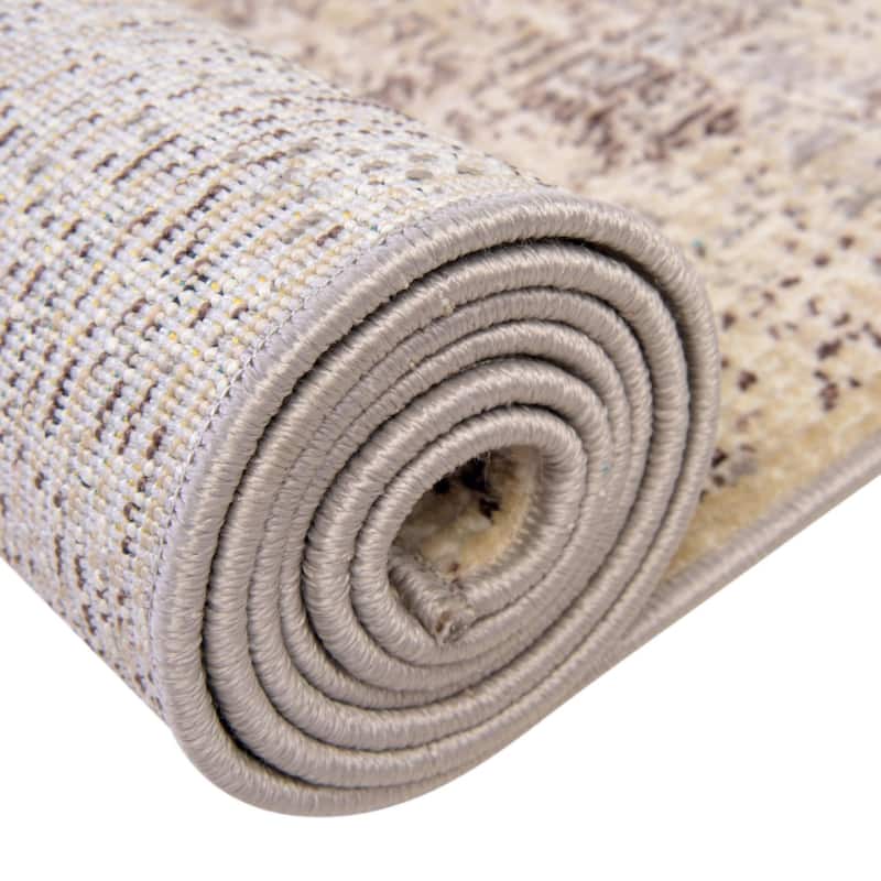 Traditional Kosmas Collection Area Rug