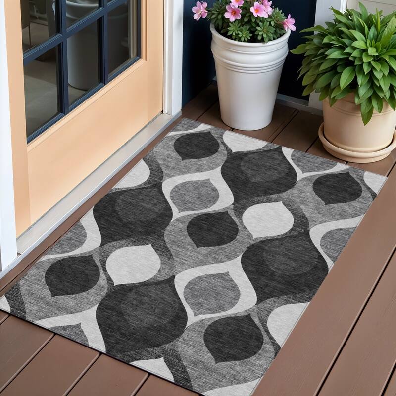 HomeRoots Ogee Transitional Rectangle Outdoor Rug - 3' x 5'